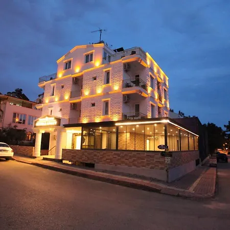 Apartmanhotel Golden Spark 3*