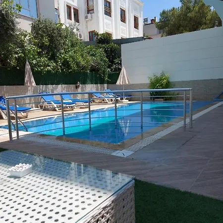 Apartmanhotel Golden Spark 3*