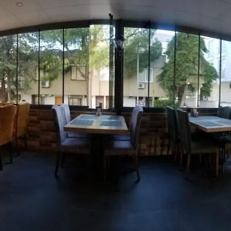 Lejlighedshotel Golden Spark 3*