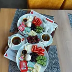 Golden Spark Apartahotel 3*
