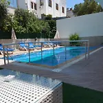 Apartahotel Golden Spark 3*