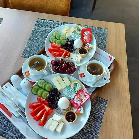 Golden Spark Aparthotel 3*