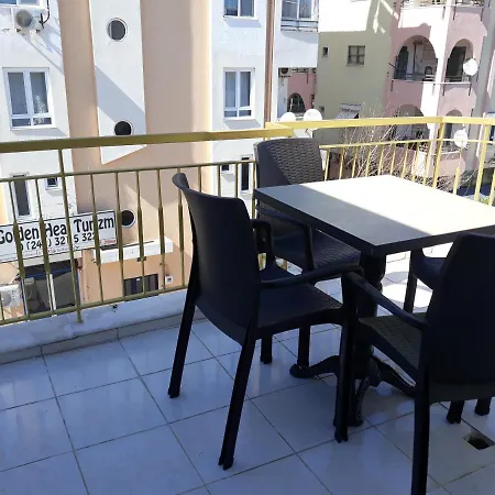 Golden Spark Aparthotel 3*