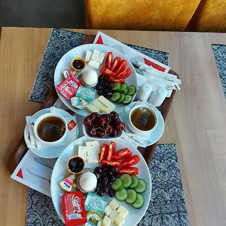 Golden Spark Aparthotel 3*